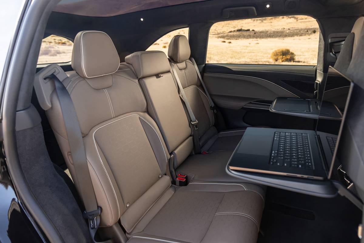 lucid gravity touring 2026 interior oem 03 jpg