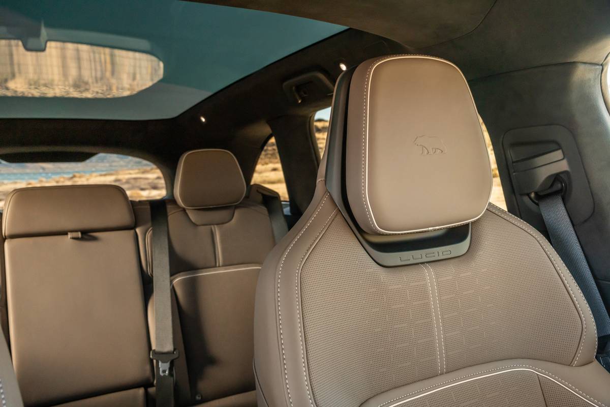 lucid gravity touring 2026 interior oem 04 jpg