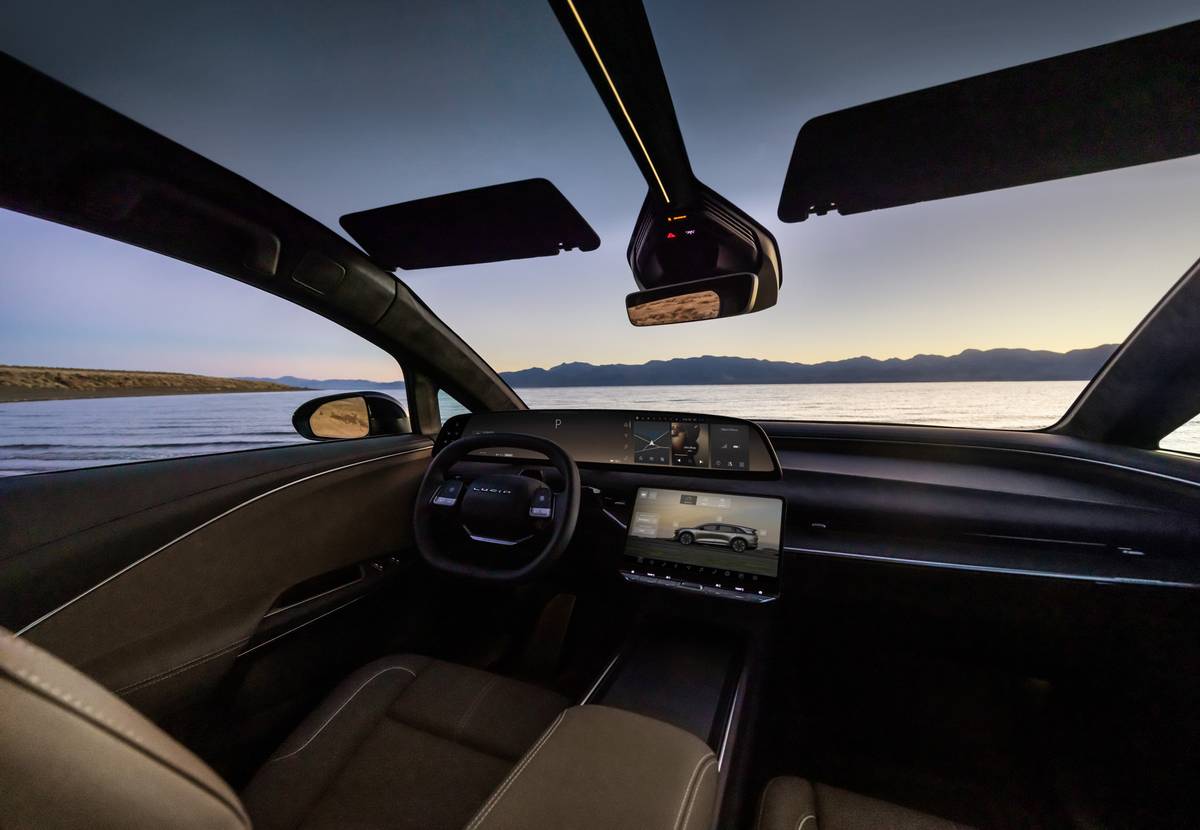 lucid gravity touring 2026 interior oem 08 jpg