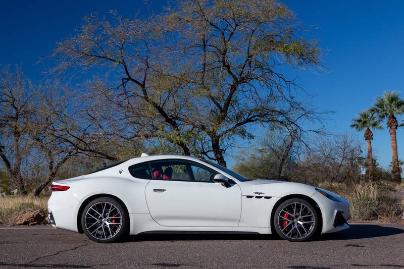 maserati-gran-turismo-2024-07-exterior-profile