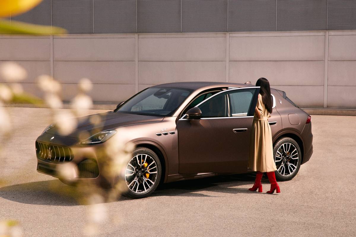 maserati grecale 2023 19130 bronze exterior front angle suv scaled jpg