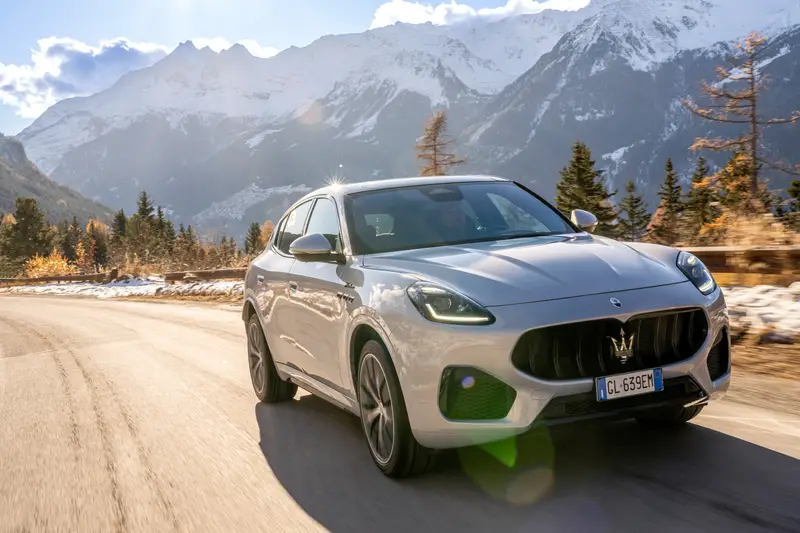 maserati-grecale-modena-v-6-2026-exterior-oem-01