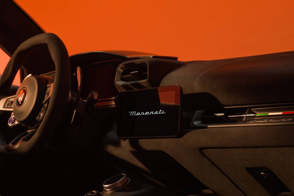 maserati mcpura 2026 interior oem 06 jpg