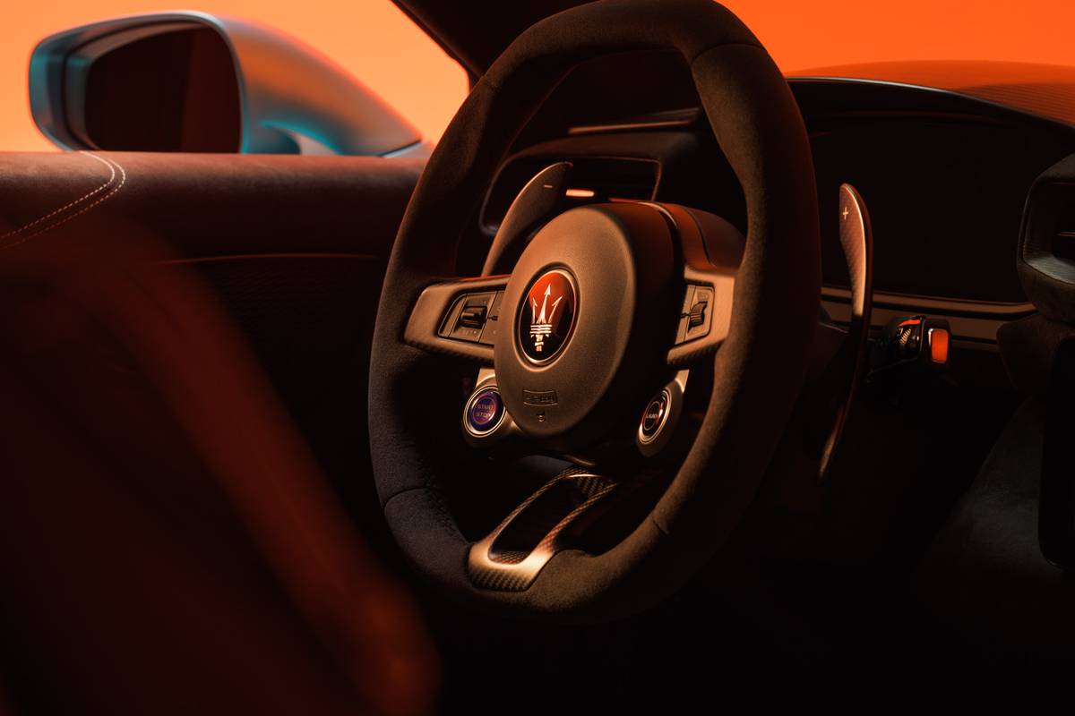 maserati mcpura 2026 interior oem 10 jpg