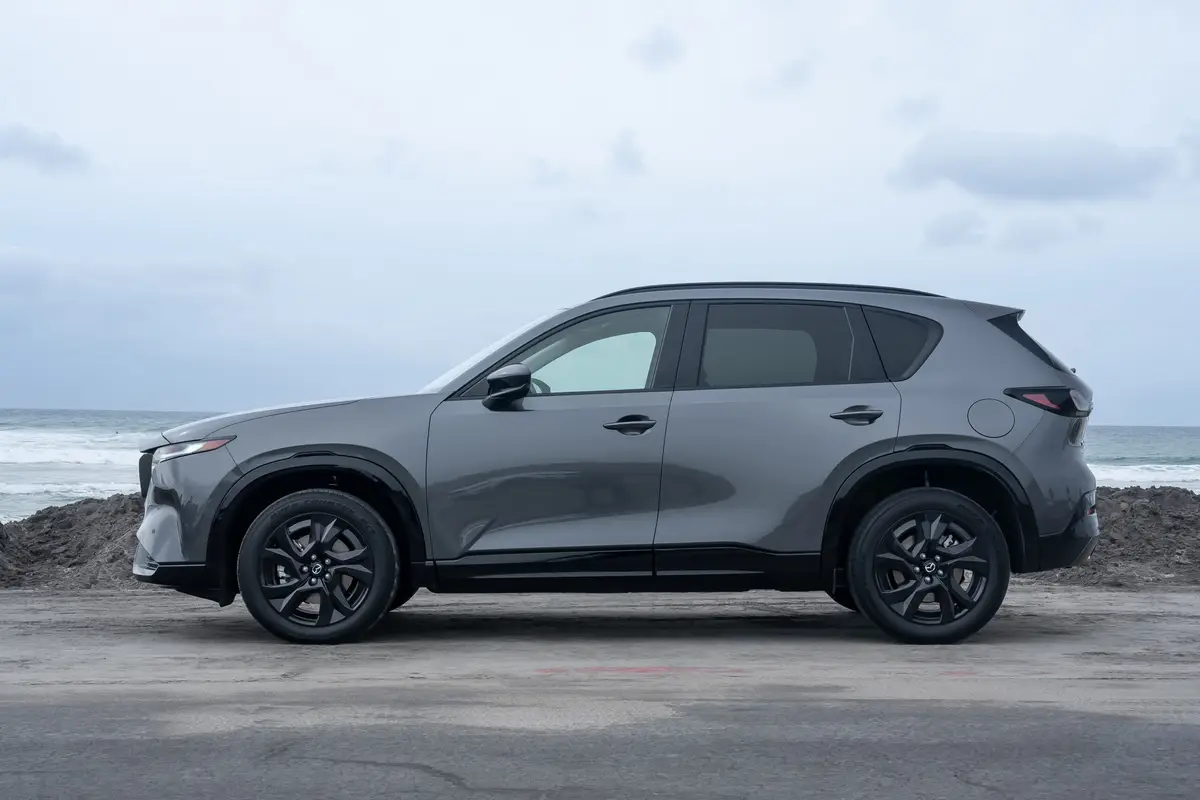 mazda-cx-5-premium-plus-awd-2026-04-exterior-profile