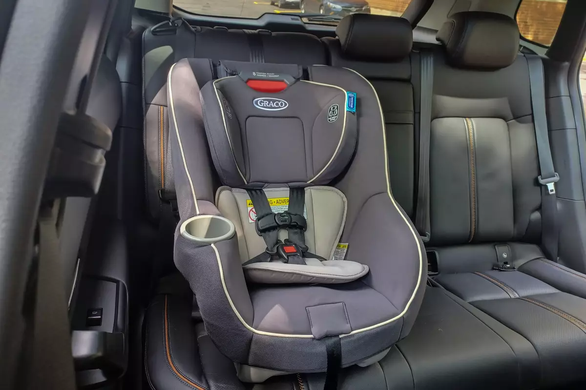 mazda-cx-50-2022-03-interior-backseat-car-seat