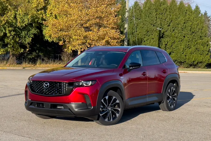 mazda-cx-50-hybrid-2025-01-exterior-front-angle