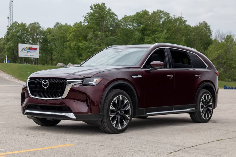 mazda-cx-90-phev-premium-plus-2024-02-exterior-front-angle