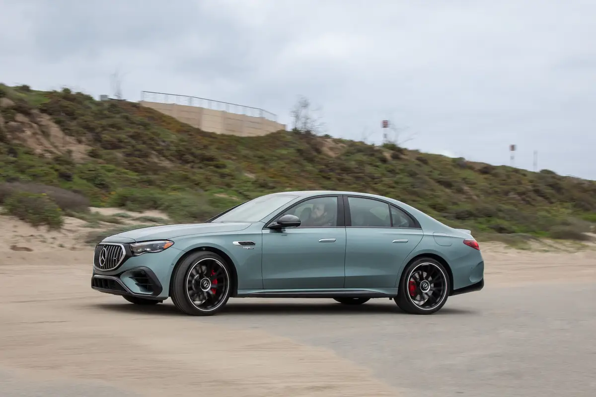 mercedes amg e53 2026 01 exterior dynamic front angle scaled jpg