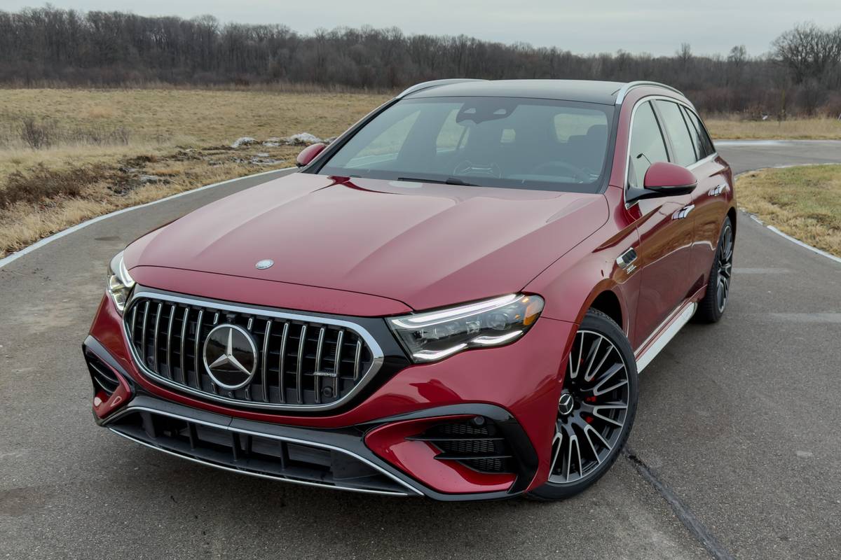 mercedes amg e63 wagon 2026 02 exterior front angle scaled jpg