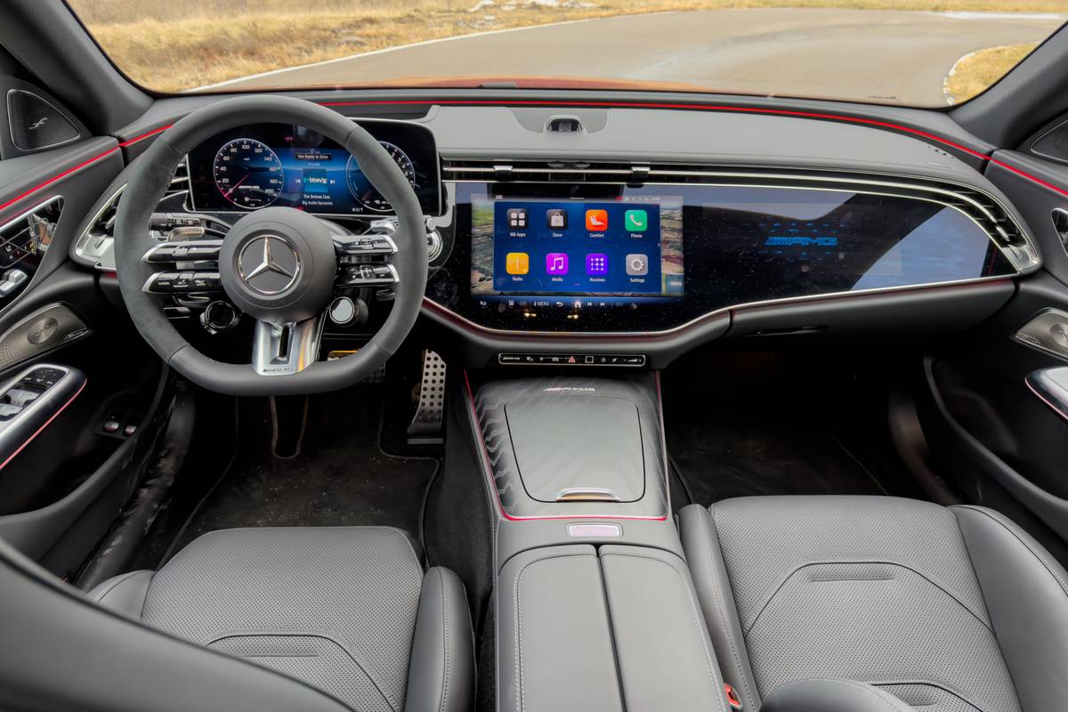 mercedes amg e63 wagon 2026 19 interior front row jpg