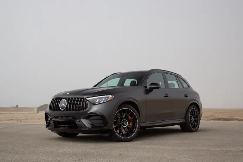 mercedes-amg-glc63-e-performance-2025-01-exterior-front-angle