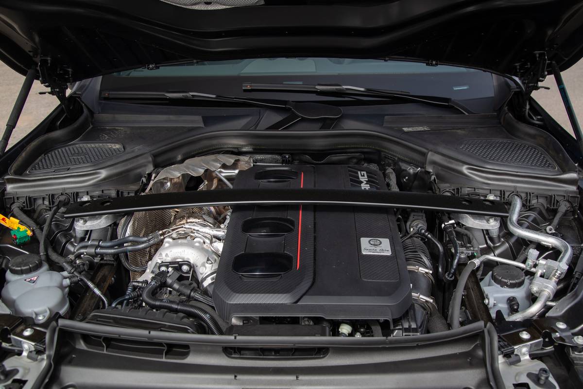 mercedes amg glc63 e performance 2025 15 interior engine scaled jpg