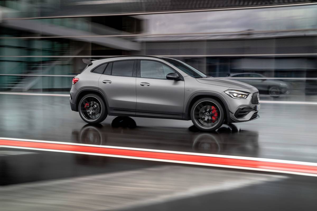 mercedes benz amg gla 45 2021 02 dynamic exterior profile silver jpg