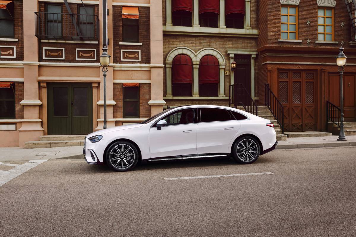 2027 Mercedes-Benz C400 Electric