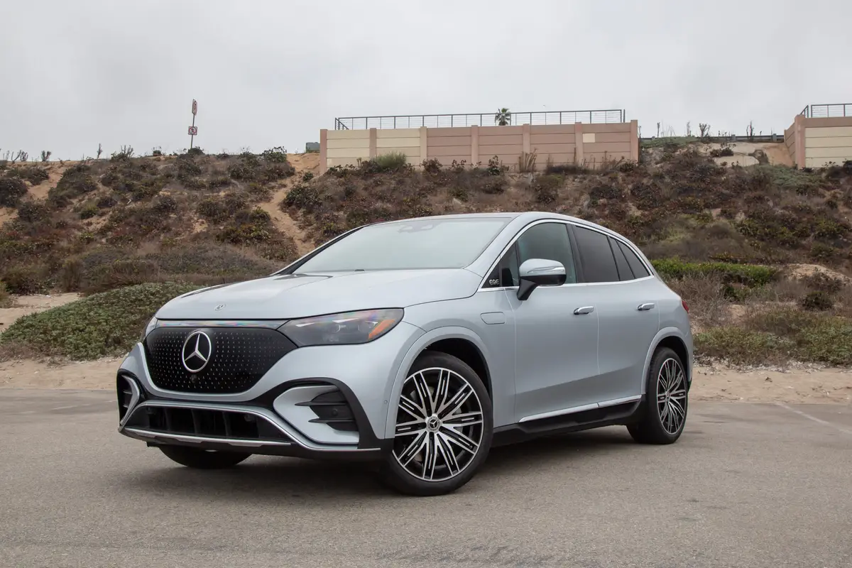 mercedes benz eqe 320  2025 01 exterior front angle scaled jpg