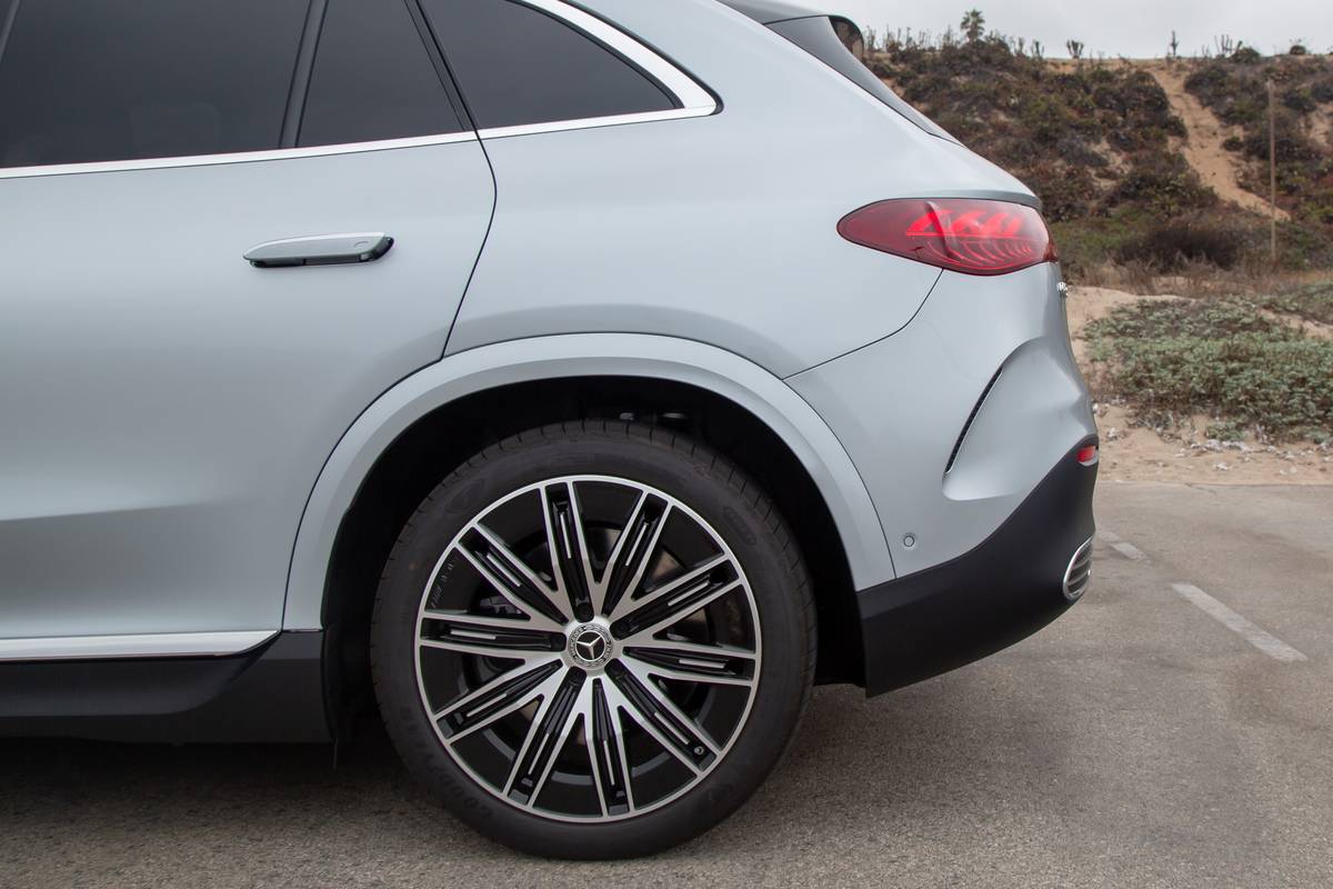 2026 Mercedes-Benz EQE 320+