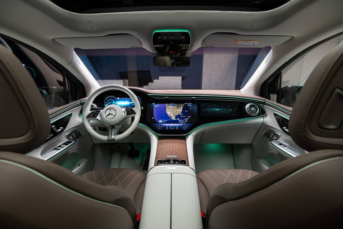 2023 Mercedes-EQ EQE SUV | Manufacturer image