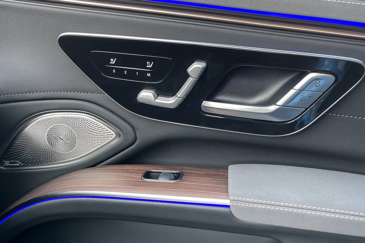 mercedes benz eqs 580 4matic 2022 20 controls doors interior sedan scaled jpg