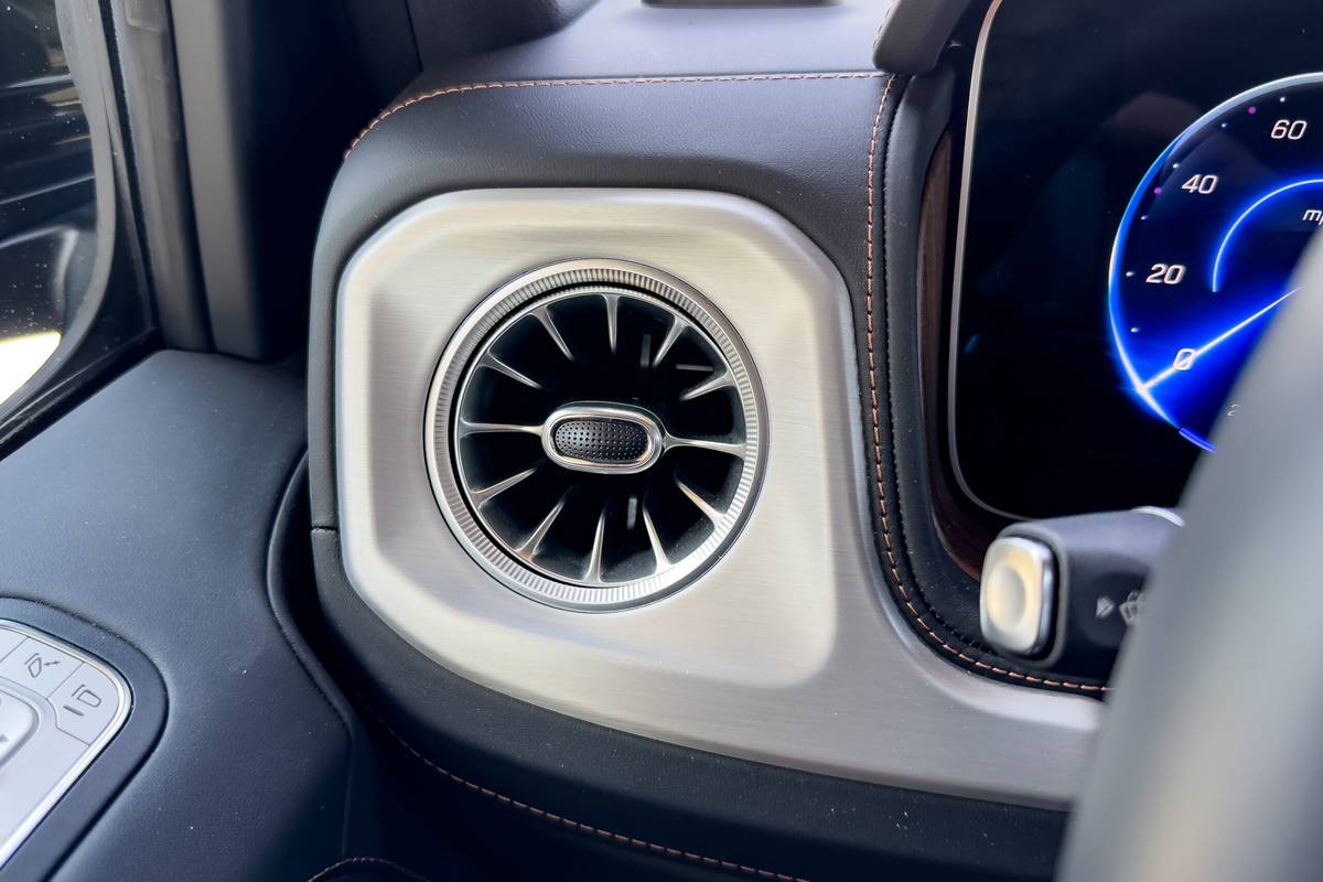 mercedes benz g580 with eq technology 2025 31 interior dashboard vent scaled jpg