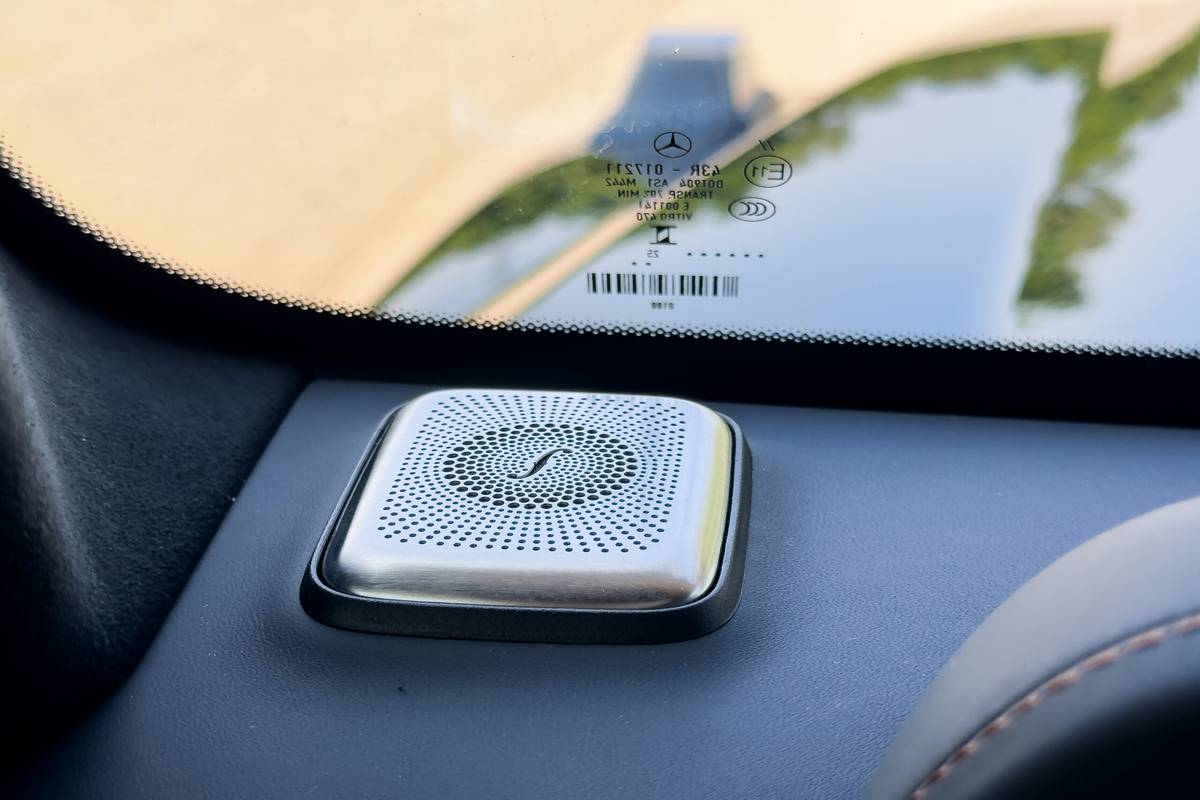 mercedes benz g580 with eq technology 2025 34 interior dashboard audio scaled jpg