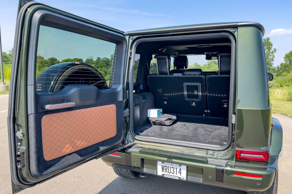 mercedes benz g580 with eq technology 2025 41 interior cargo scaled jpg