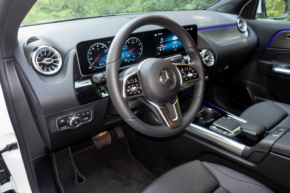 2021 Mercedes-Benz GLA 250 steering wheel