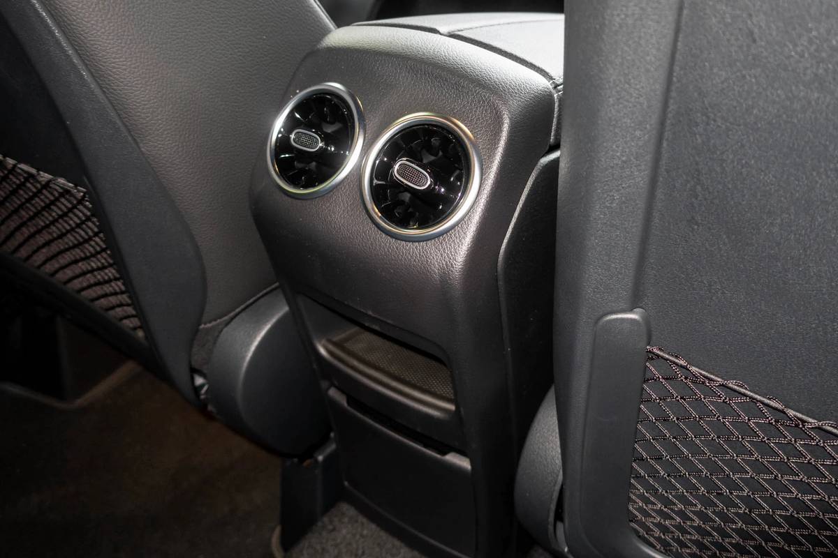 mercedes benz gla 250 2021 17 backseat  interior  vents jpg