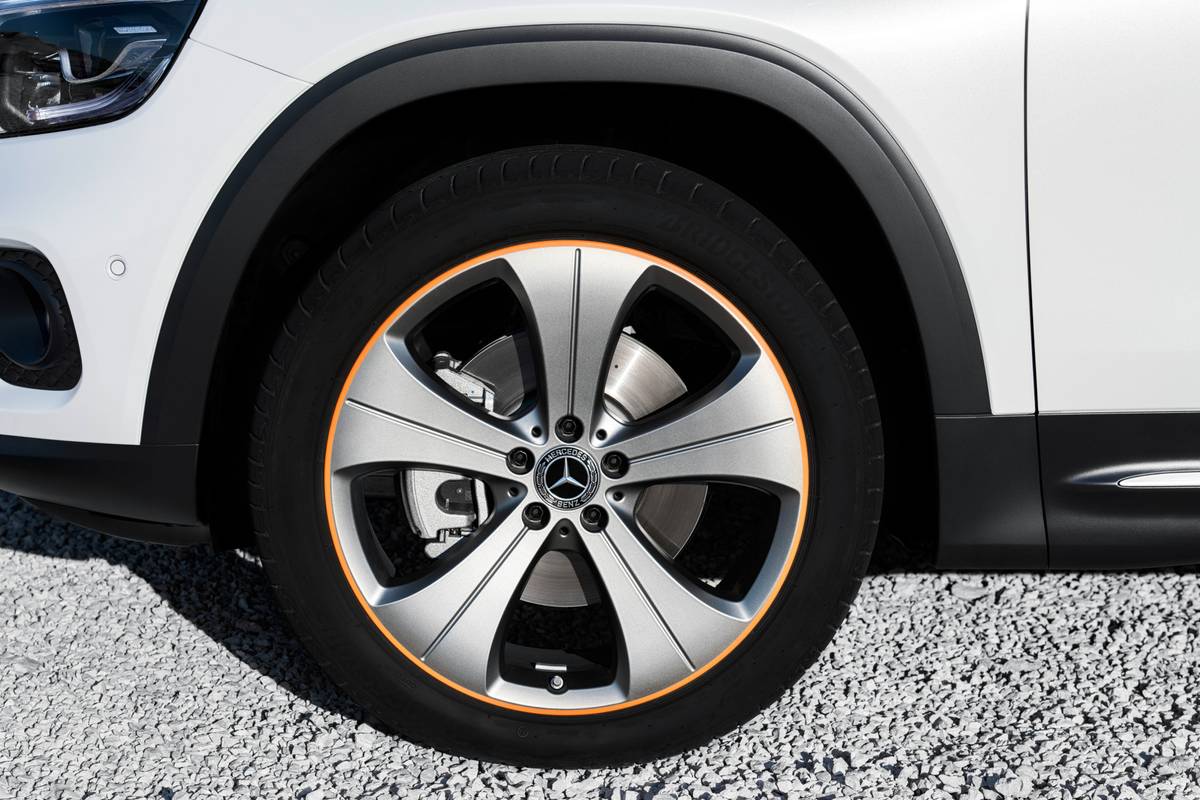 mercedes benz glb 2020 08 detail exterior wheel white jpg