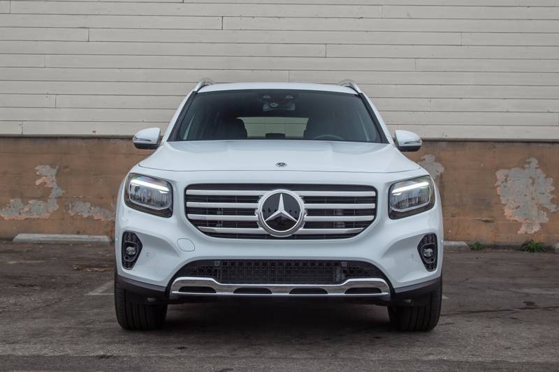 mercedes-benz-glb250-2024-02-exterior-front