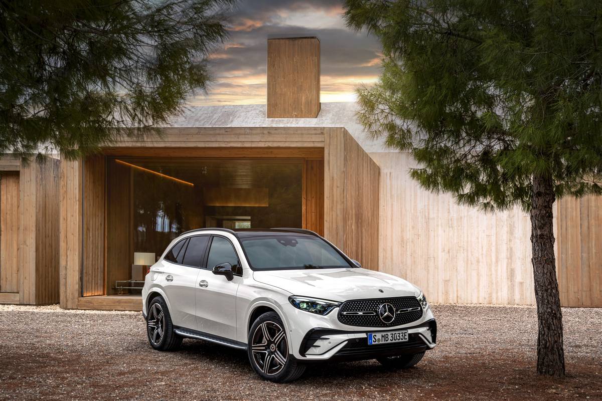 Discontinued Mercedes Benz GLC-Class 200 Exclusive Line Features
