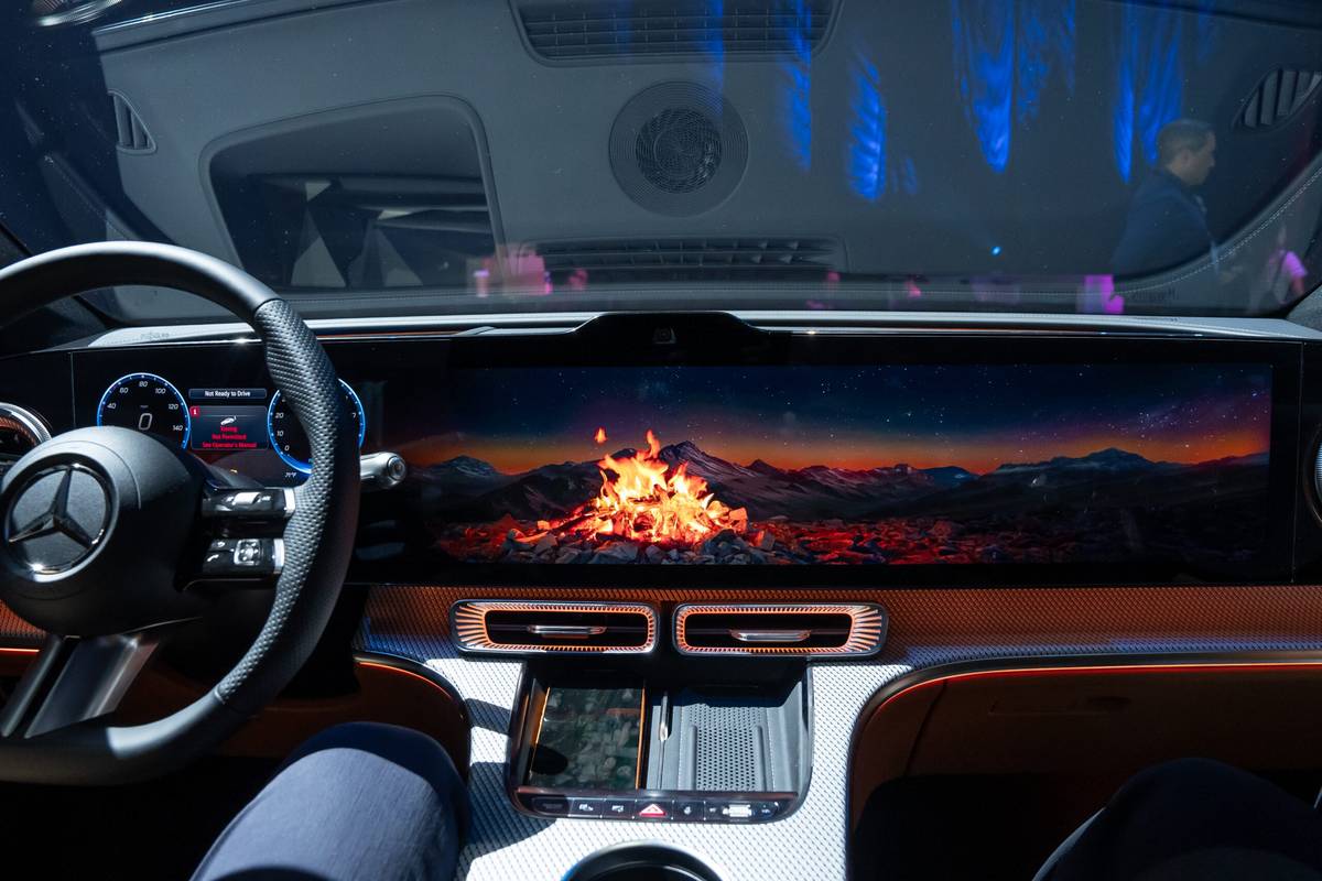 mercedes benz glc with eq technology 2027 15 interior front row scaled jpg