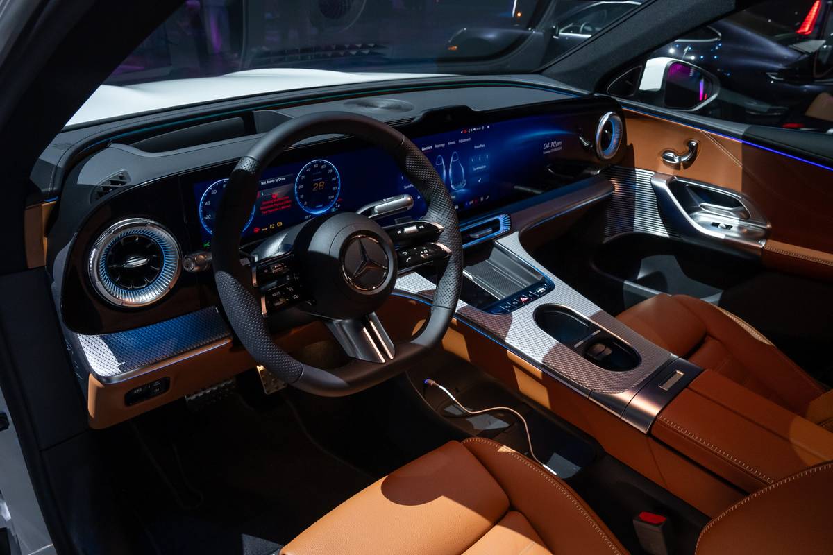 mercedes benz glc with eq technology 2027 16 interior front row scaled jpg