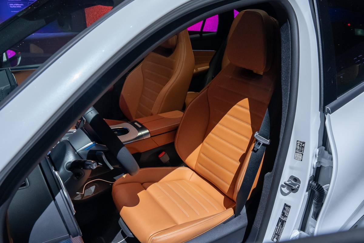 mercedes benz glc with eq technology 2027 17 interior front row scaled jpg