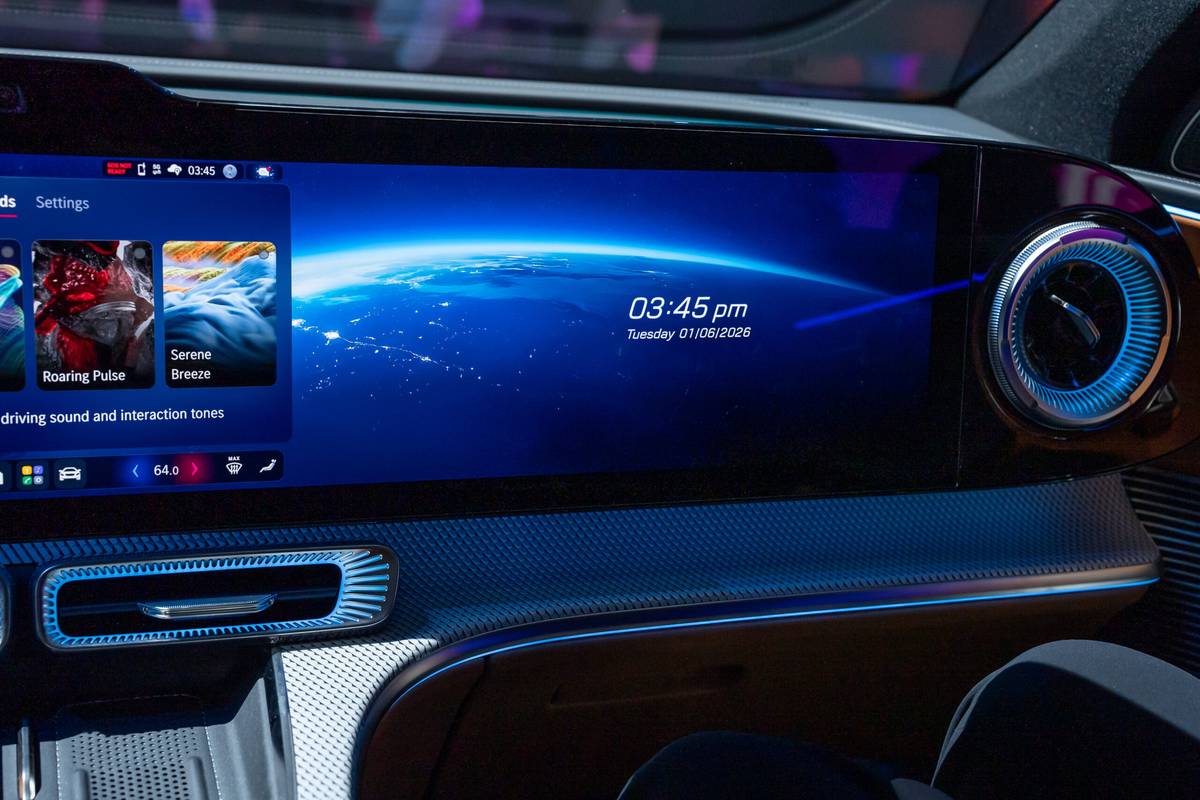 mercedes benz glc with eq technology 2027 25 interior passenger display scaled jpg