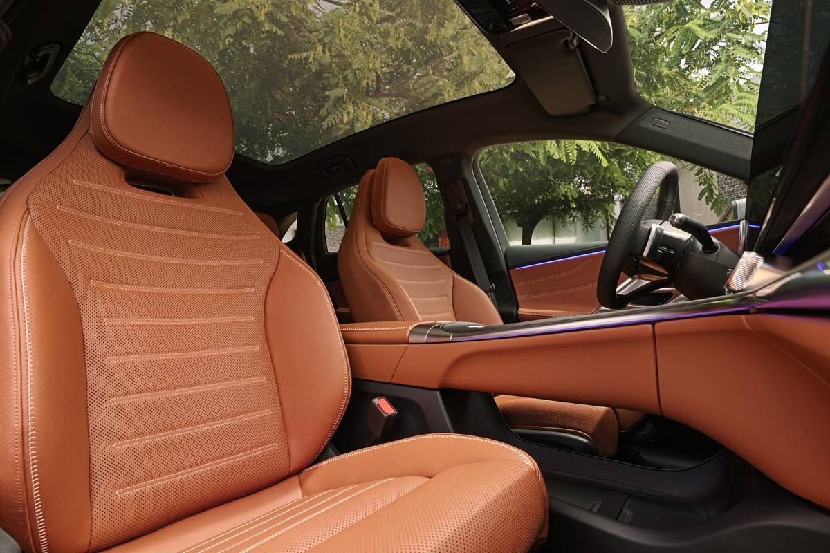 mercedes benz glc with eq technology 2027 interior 02 jpg