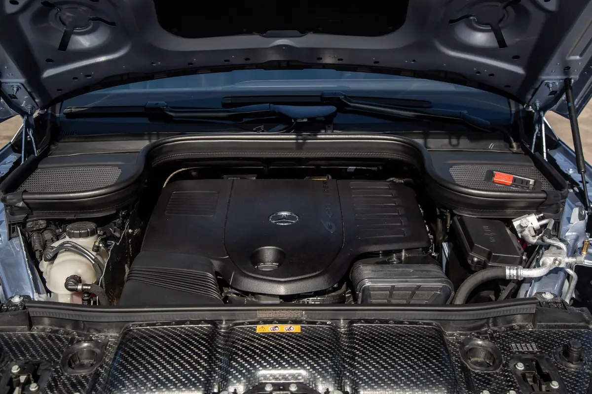 mercedes benz gle 450 coupe 2025 13 interior engine scaled jpg
