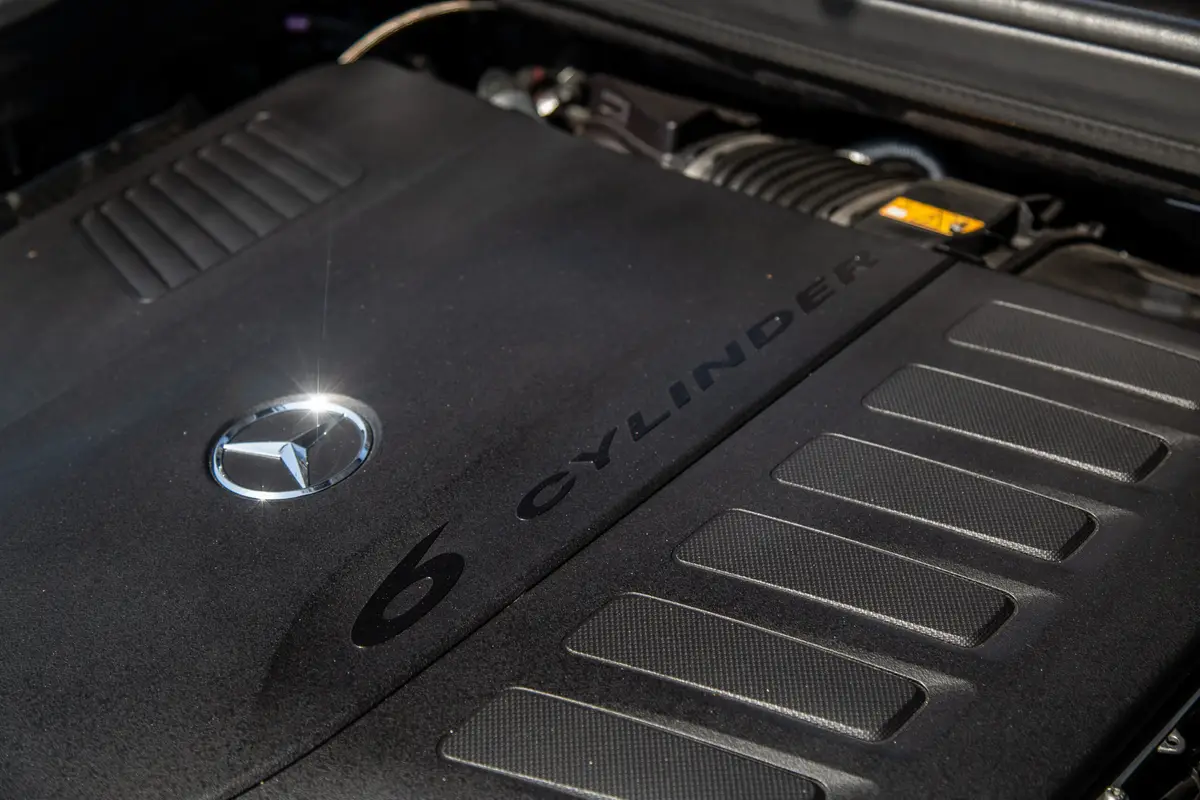 mercedes benz gle 450 coupe 2025 15 interior engine scaled jpg