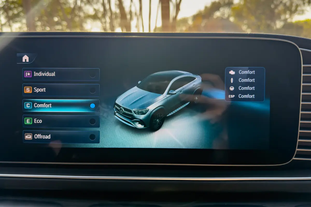 mercedes benz gle 450 coupe 2025 25 interior center stack display scaled jpg