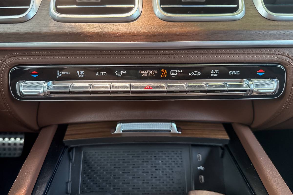 mercedes benz gls 580 2025 14 interior climate control jpg