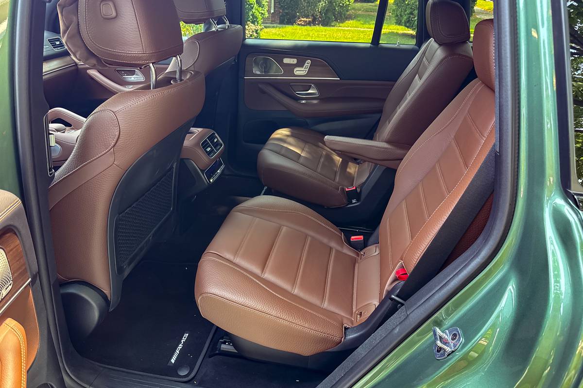 mercedes benz gls 580 2025 15 interior second row jpg