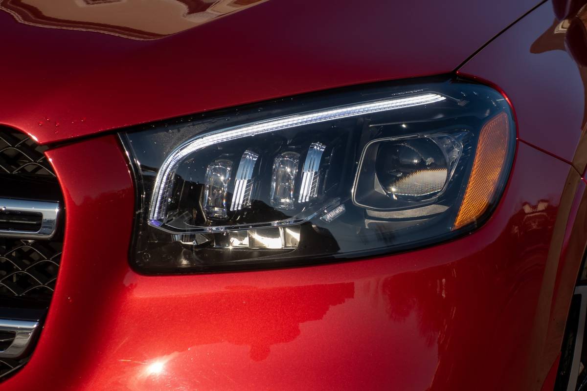 mercedes benz gls580 2020 02 exterior  front  headlights  red jpg