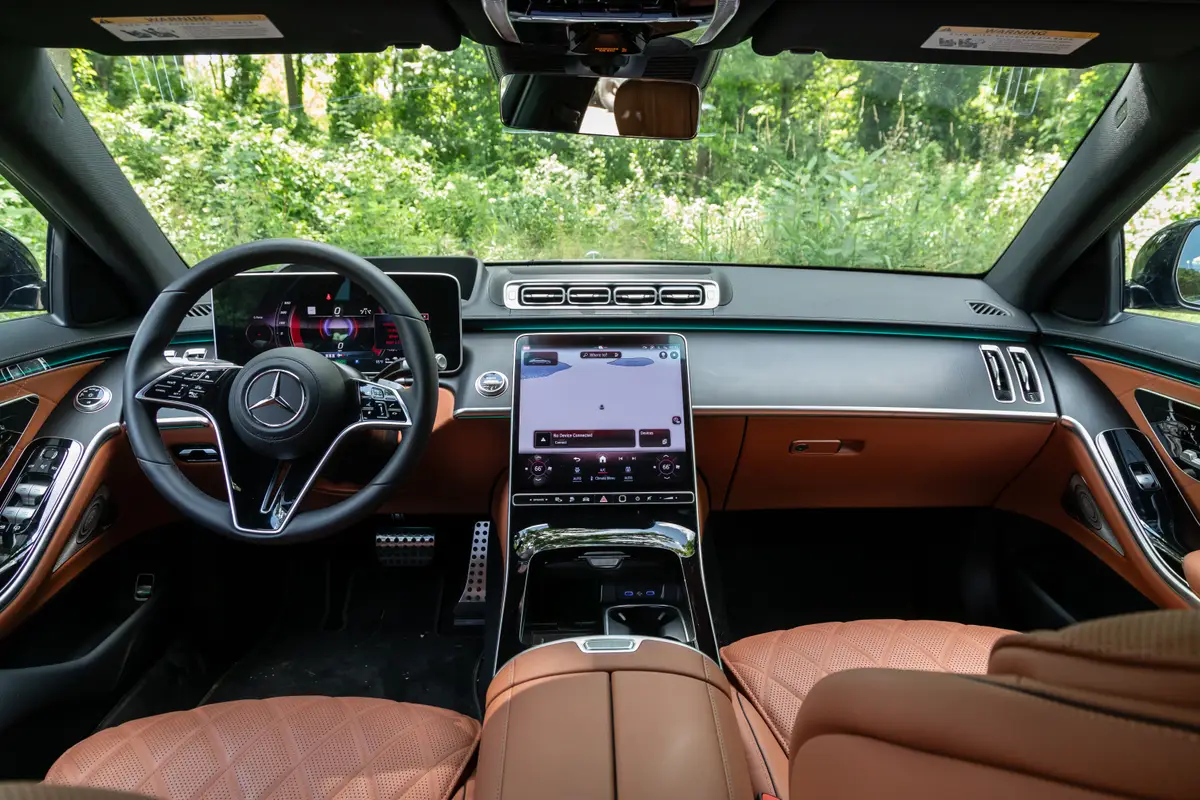 mercedes benz s 580 phev 2025 17 interior front row jpg
