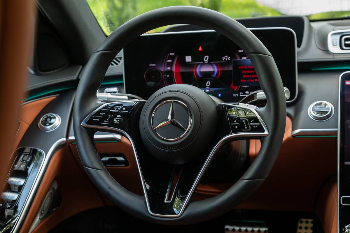 mercedes benz s 580 phev 2025 22 interior steering wheel jpg