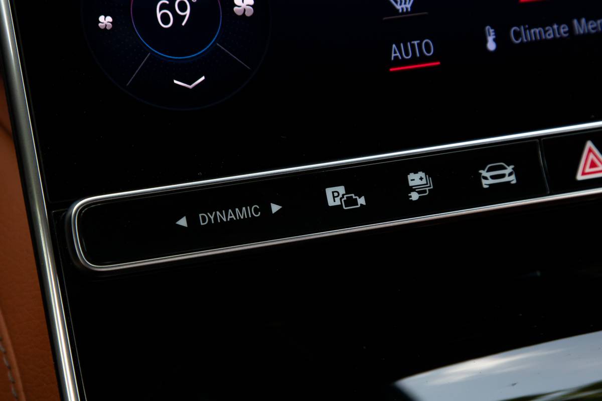 mercedes benz s 580 phev 2025 33 interior center stack display jpg