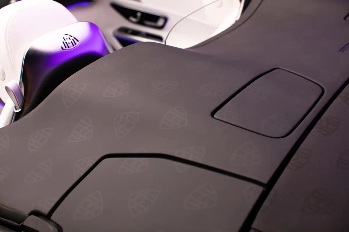 mercedes maybach sl680 2026 37 interior rear detail scaled jpg
