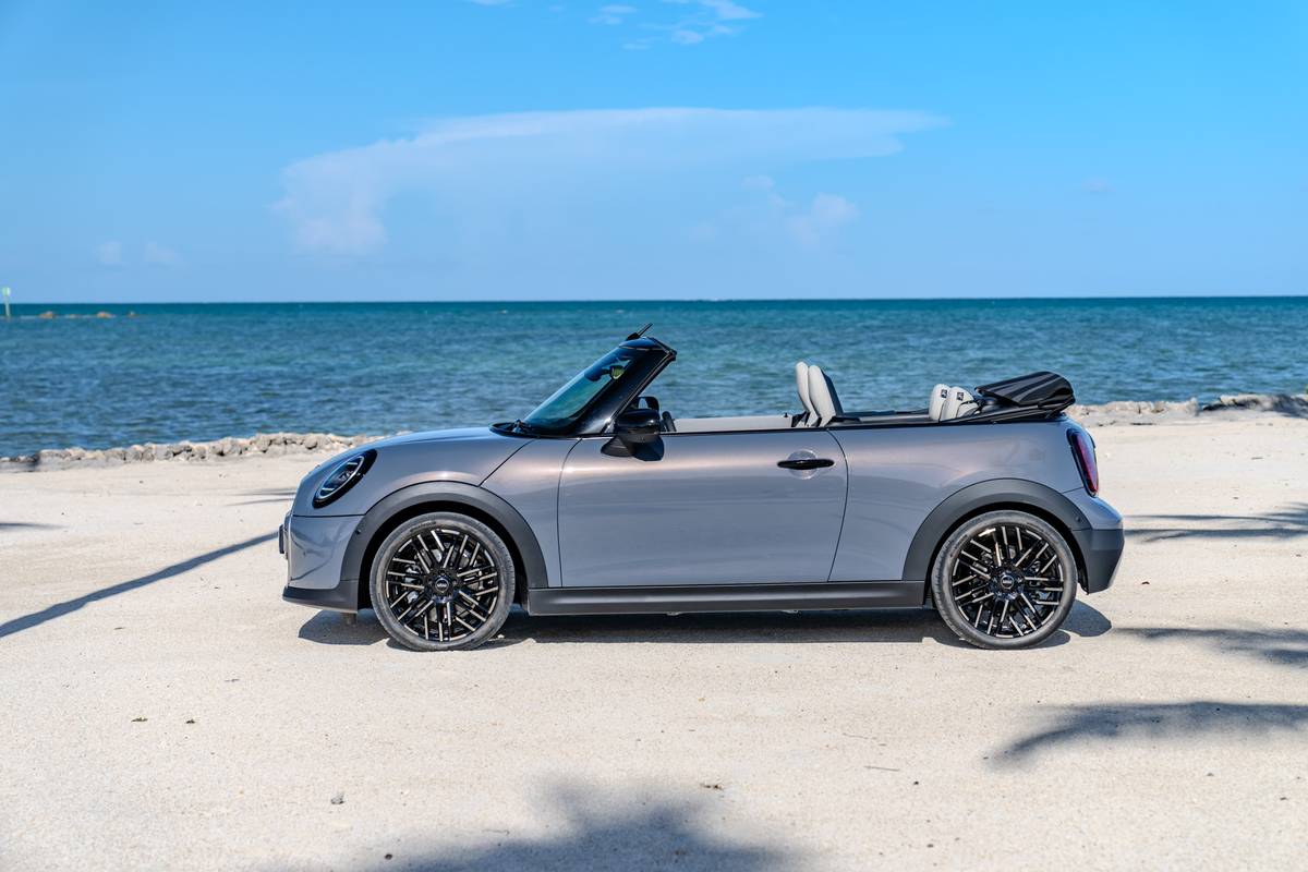 mini cooper 2027 exterior oem 06 jpg