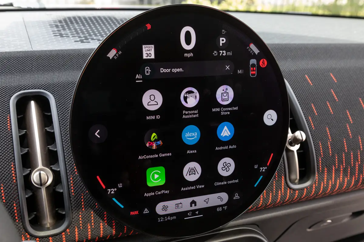 mini countryman jcw all4 2025 42 interior center stack display scaled jpg