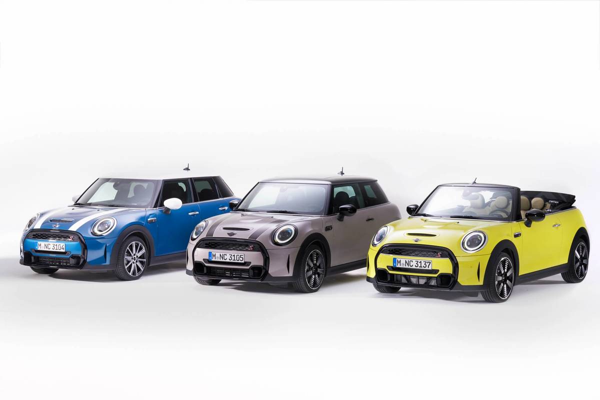 mini-hardtop-and-convertible-2022-oem-01-angle--blue--exterior--front--gray--yellow.jpg