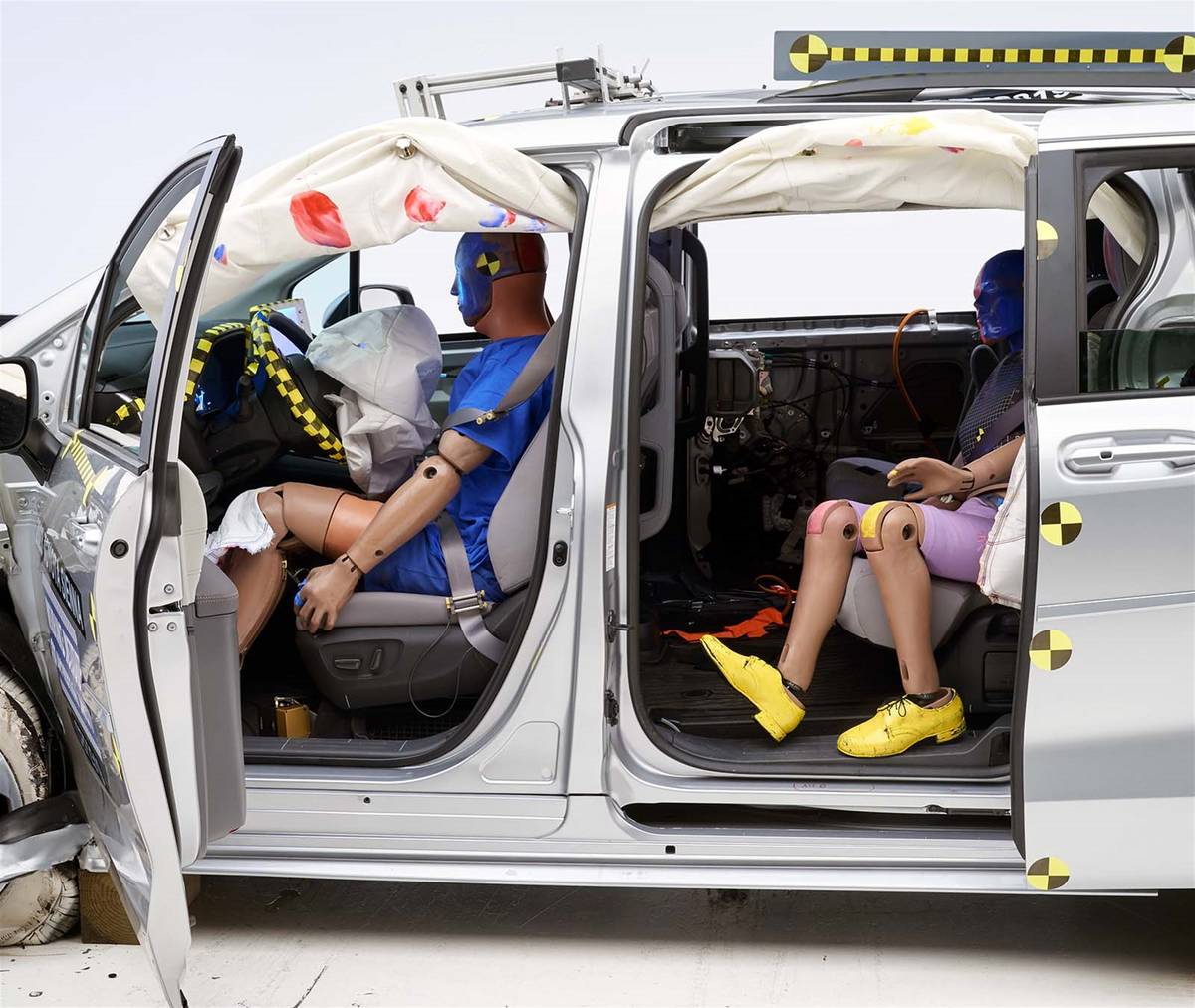 minivans crash test 2025 iihs 02 jpg
